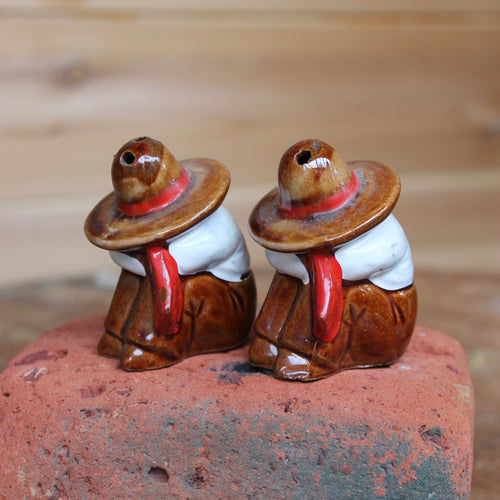 Dos Amigos salt & pepper shakers